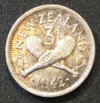 Новая Зеландия 1942 г. • KM# 7 • 3 пенса • серебро • регулярный выпуск • MS BU (кат - $20-40 )
