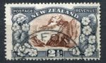 Новая Зеландия 1936-41 гг. SC# 207 • 2 1/2d. гора Кука • Used XF ( кат.- $5 )