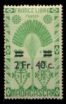 Мадагаскар 1945 г. • Iv# 294 • 2.40 fr. на 25 c. • осн. выпуск • надпечатка нов. номинала • MNH OG* VF
